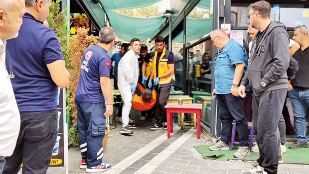 Döviz bürosunda silahlı kavga: 2 ölü 2 yaralı