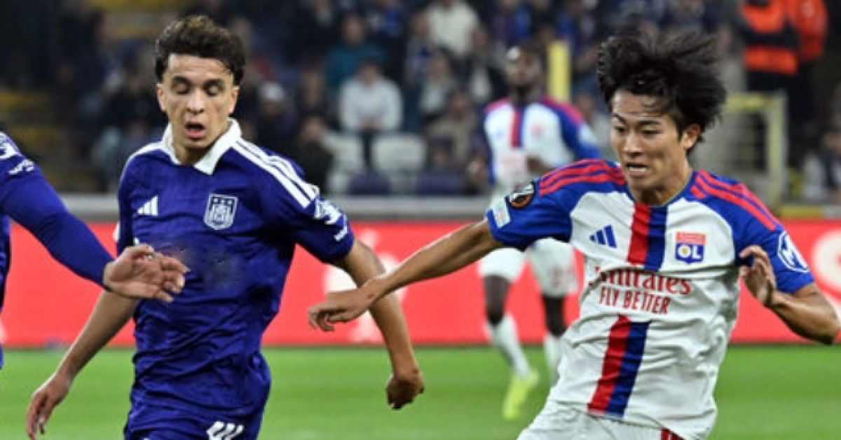 Lyon ilk yarıda attığı gollerle kazandı