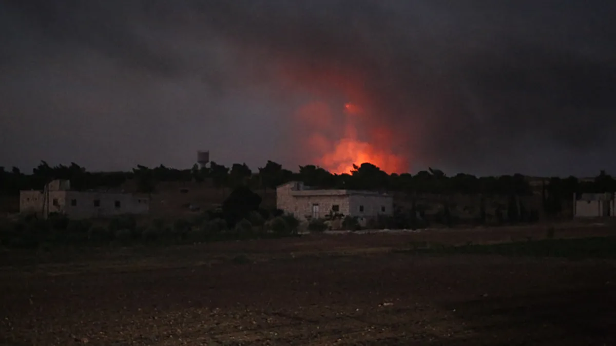 Halep’te askeri bölgede şiddetli patlamalar: 4 yaralı