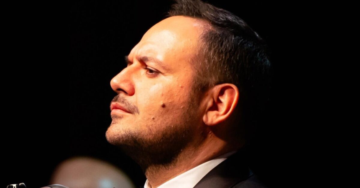 Murat Karahan 'Romantikler'le sahnede