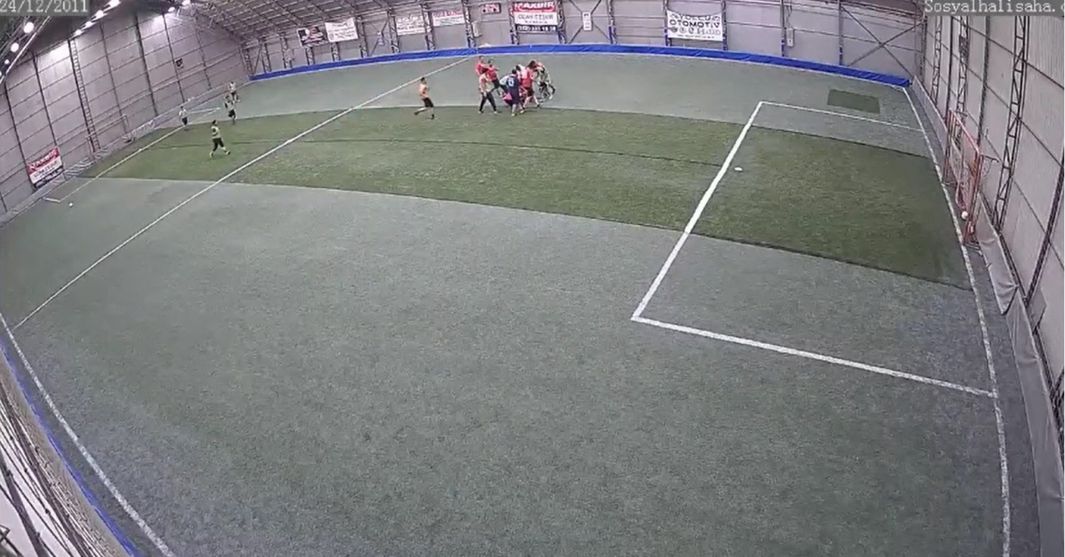 Halı sahada kalp krizi! Sağlık çalışanı hayatını kaybetti