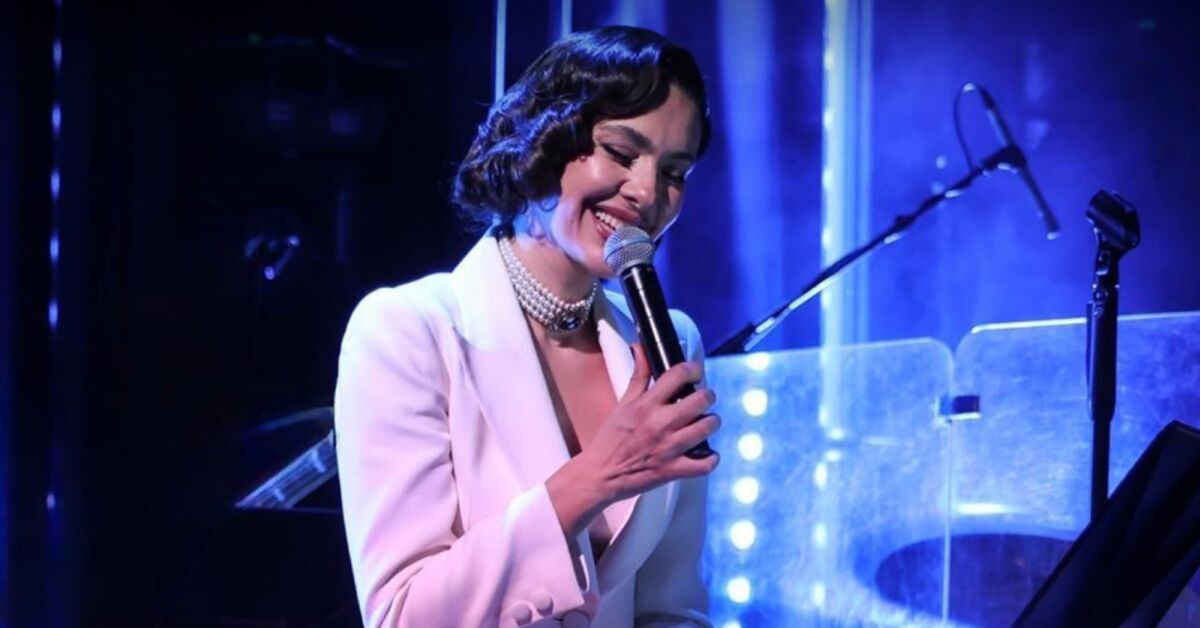 Bergüzar Korel ‘Hatırladıkça’ ile sahnede
