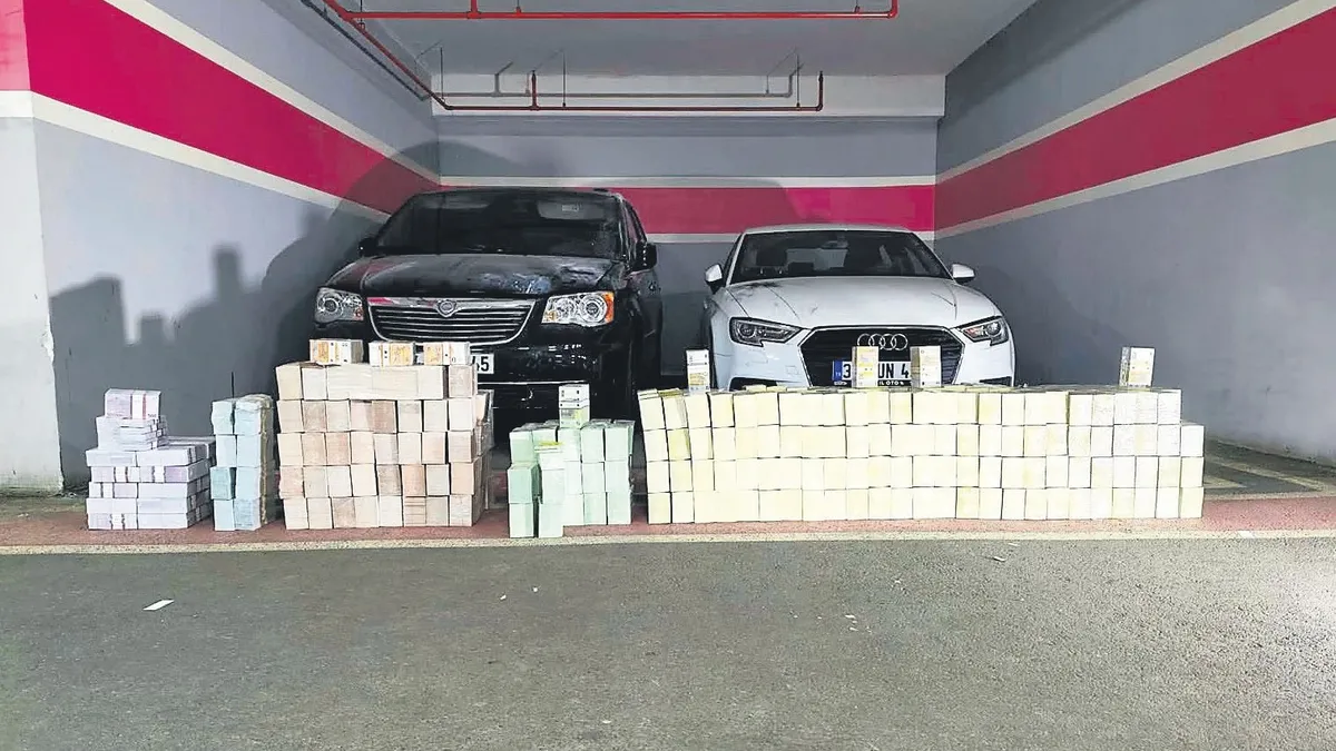 Otoparktaki araçtan servet çıktı