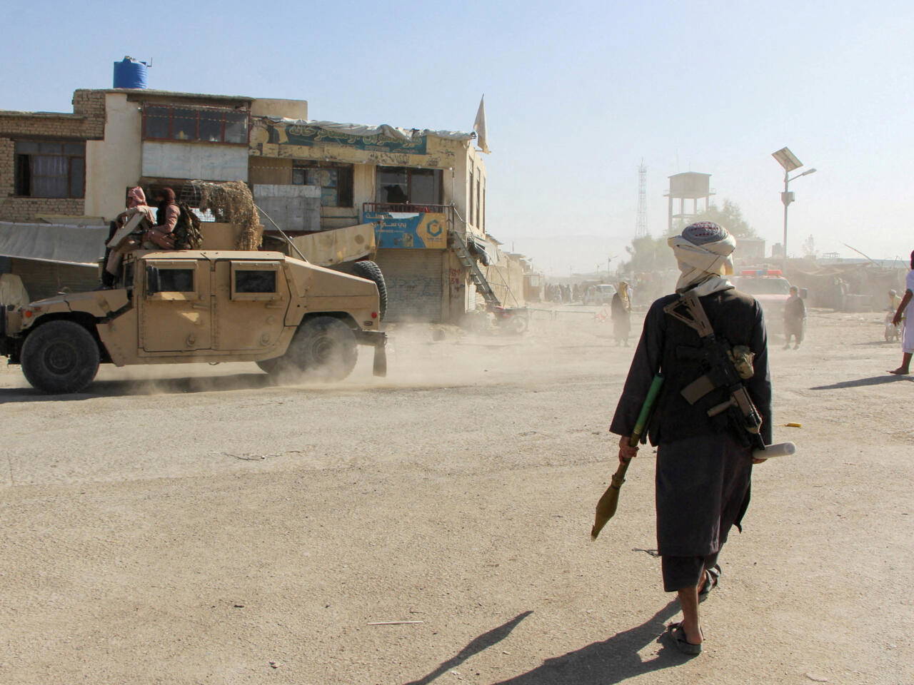 Sınır hattında çatışmalar tırmandı: Afganistan ve Pakistan karşı karşıya