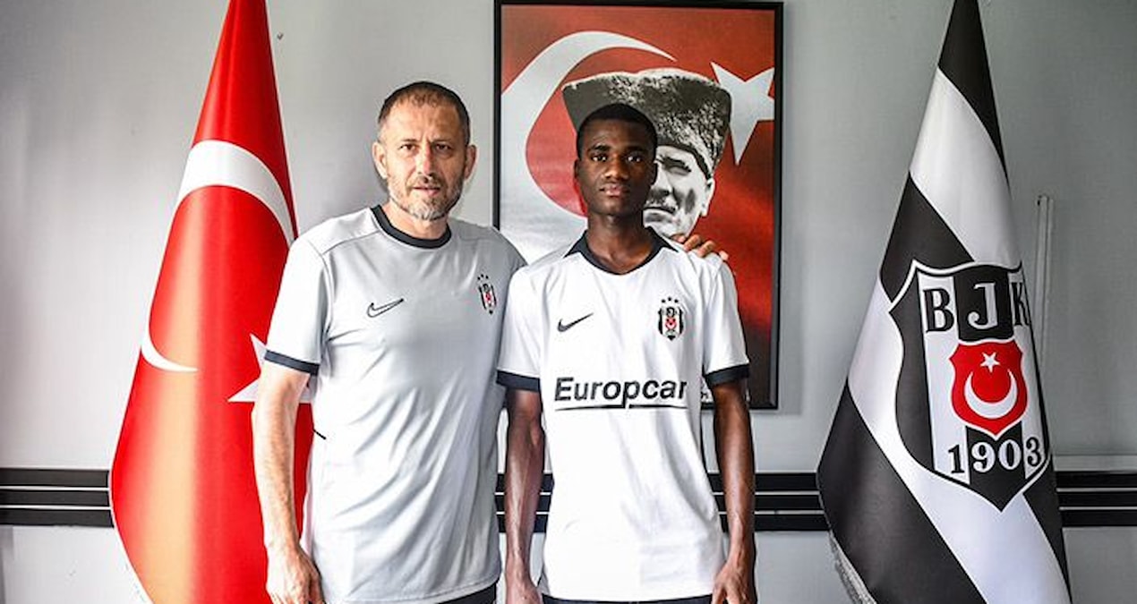 14 yaşında Beşiktaş'a imzayı attı! Siyah-beyazlılara Fildişili orta saha