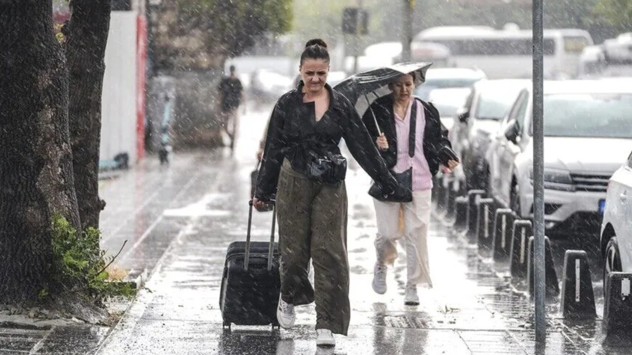 Kuvvetli yağışlar ne zaman son bulacak? İstanbul Valiliği duyurdu