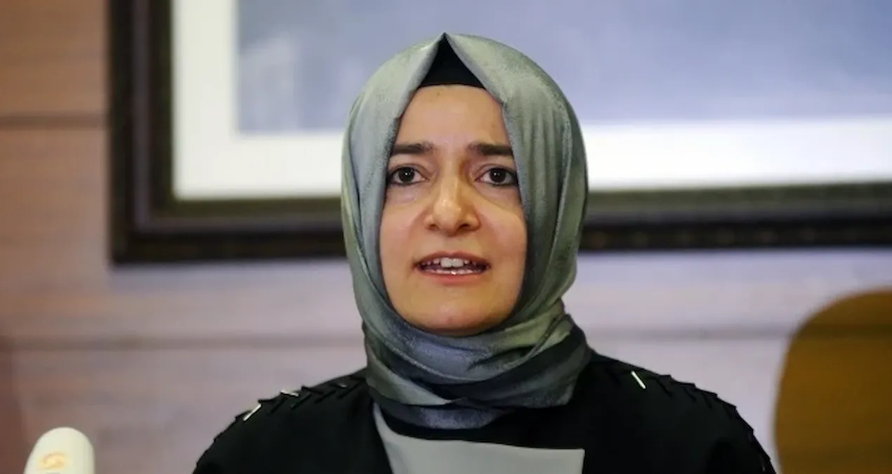'Başörtülü bakanınız milleti dolandırdı'