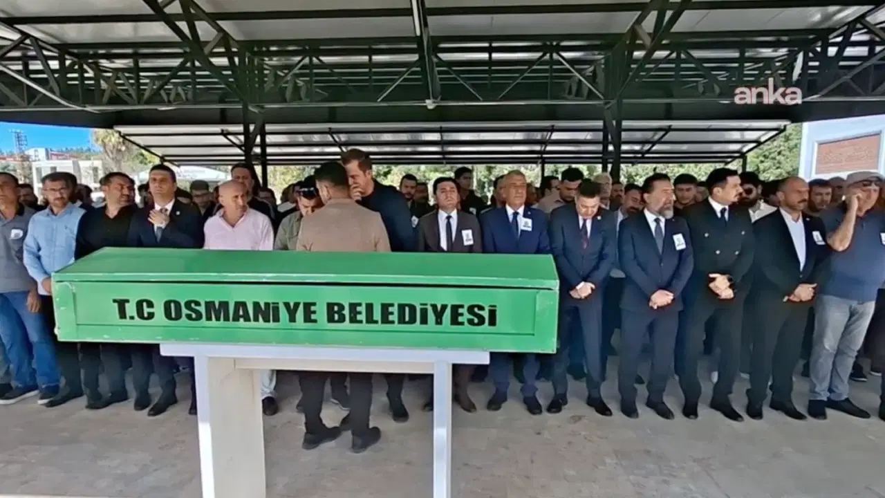 Osmaniye'de okulda saldırıya uğrayan öğretmen Mehmet Bilgili son yolculuğuna uğurlandı