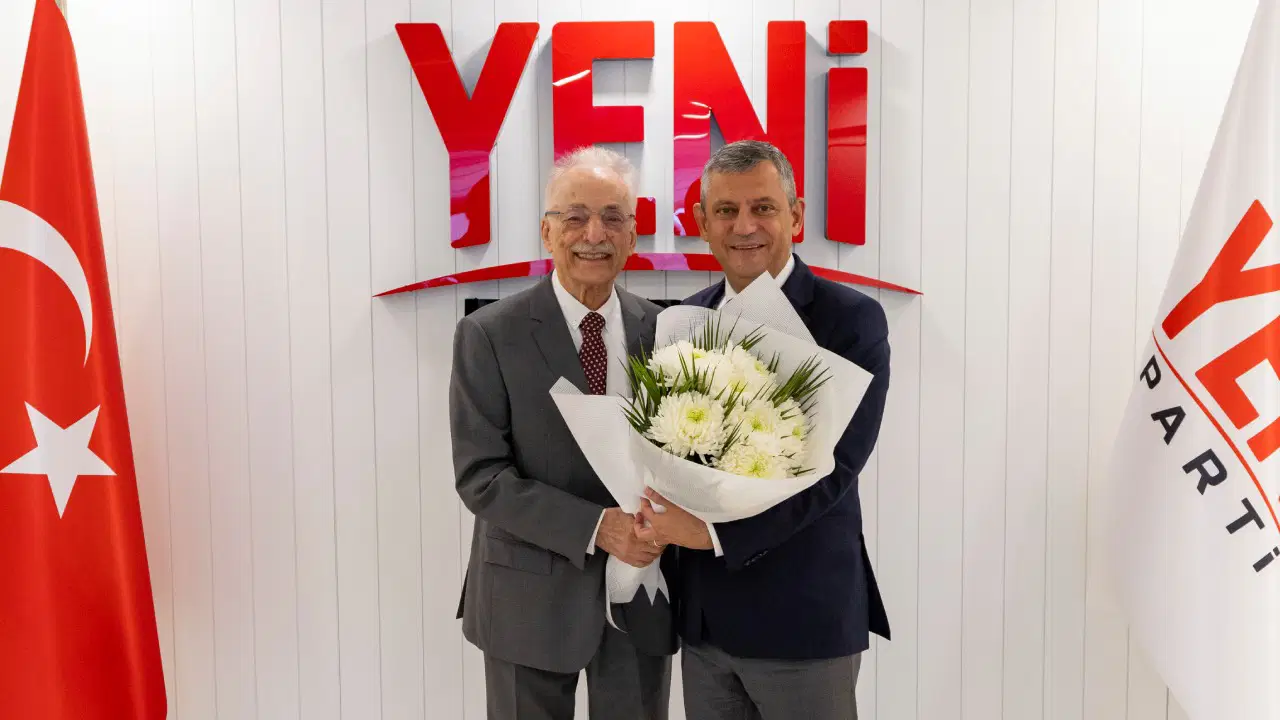 Özgür Özel, Murat Karayalçın'ı Genel Merkez'de ağırladı