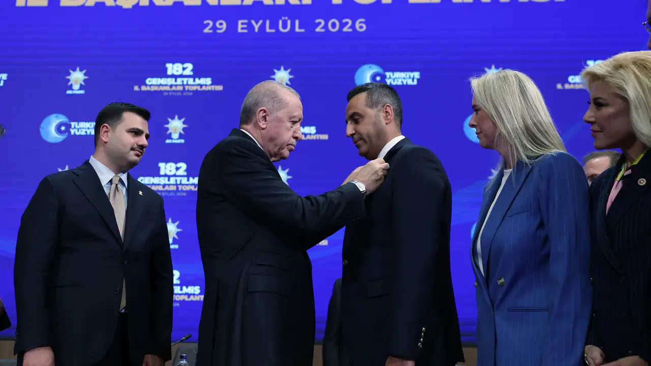 AKP'ye transfer gerçekleşti: 'Geleneği' bozmadı
