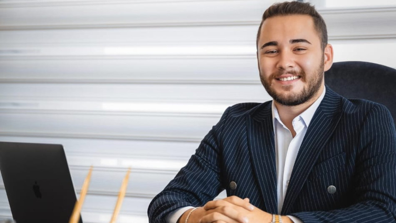 Biri 12 milyarla kaçtı! Yağma sofrası: 117 kat artan hisse