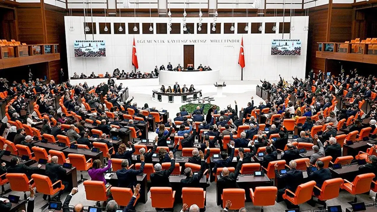 TBMM'de son yasama yılı yarın başlıyor: Milyonları ilgilendiren düzenlemeler gündemde...