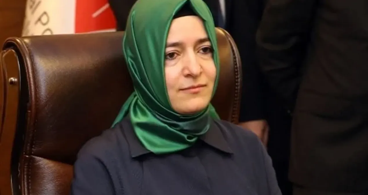 AKP Fatma Betül Sayan Kaya'yı her yerden tek tek siliyor