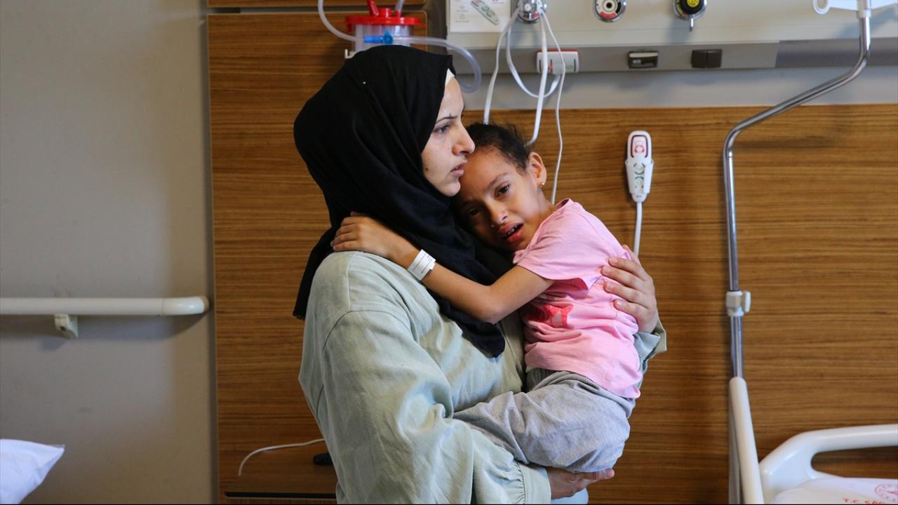 Türkiye, soykırımcı İsrail'in saldırılarında yaralanan 6 yaşındaki Sıla'nın umudu gerçekleşti