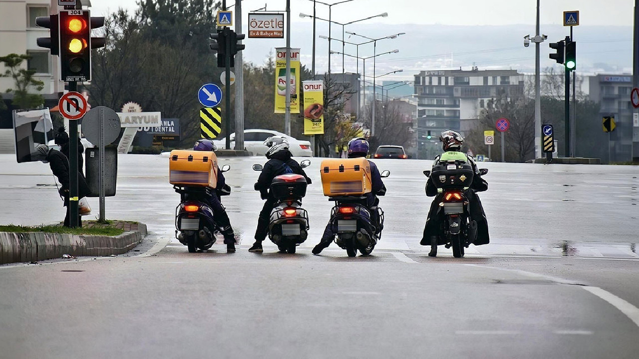 Bakanlık 1 milyon kayıtsız kuryeyi duyurdu! Her iki kazadan biri motosiklet