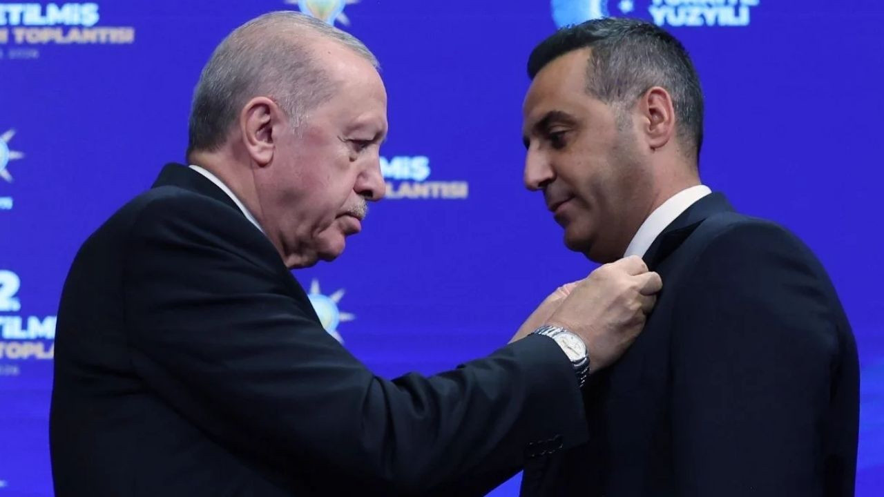 Çiğli’de başkanın AKP’ye geçişinin ardından istifa: İki yardımcısı görevini bıraktı