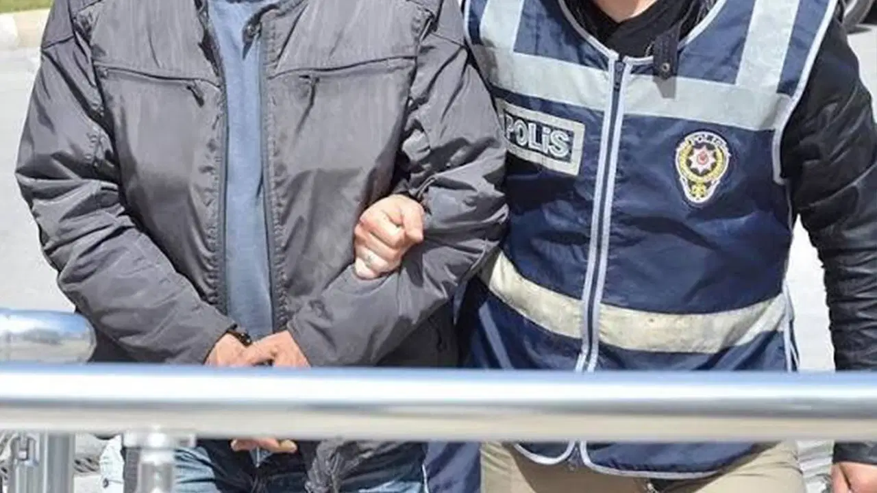 'Büyü bozma' vaadiyle 794 bin lira dolandırdılar: 1 kişi tutuklandı