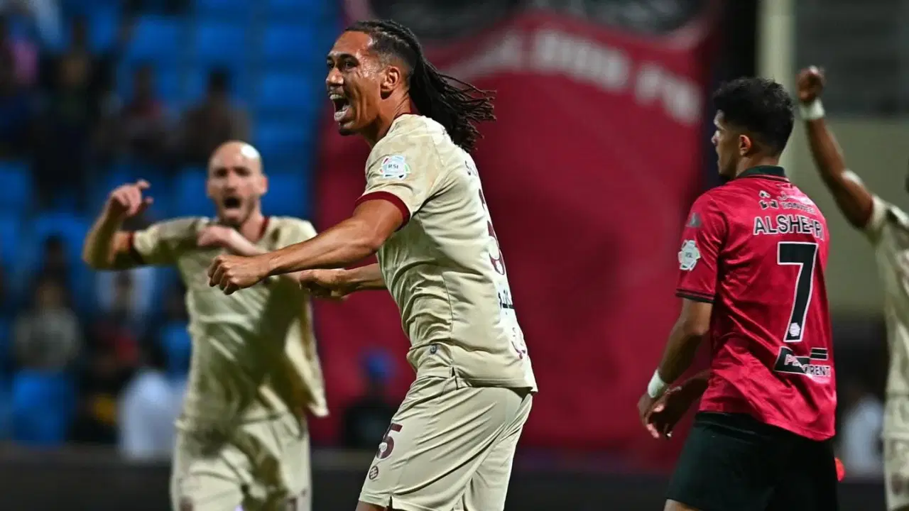 Porto, Chris Smalling transferini resmen duyurdu!