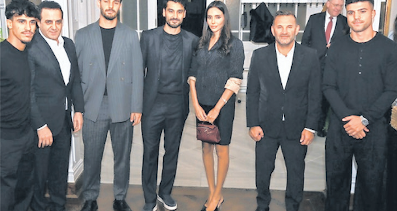 Kriz iddialarına Okan Buruk'tan fotoğraflı yanıt