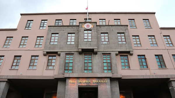 MSB'den Yunanistan-GKRY elektrik kablosu açıklaması: 'İzinsiz hiçbir faaliyete izin vermeyeceğiz'