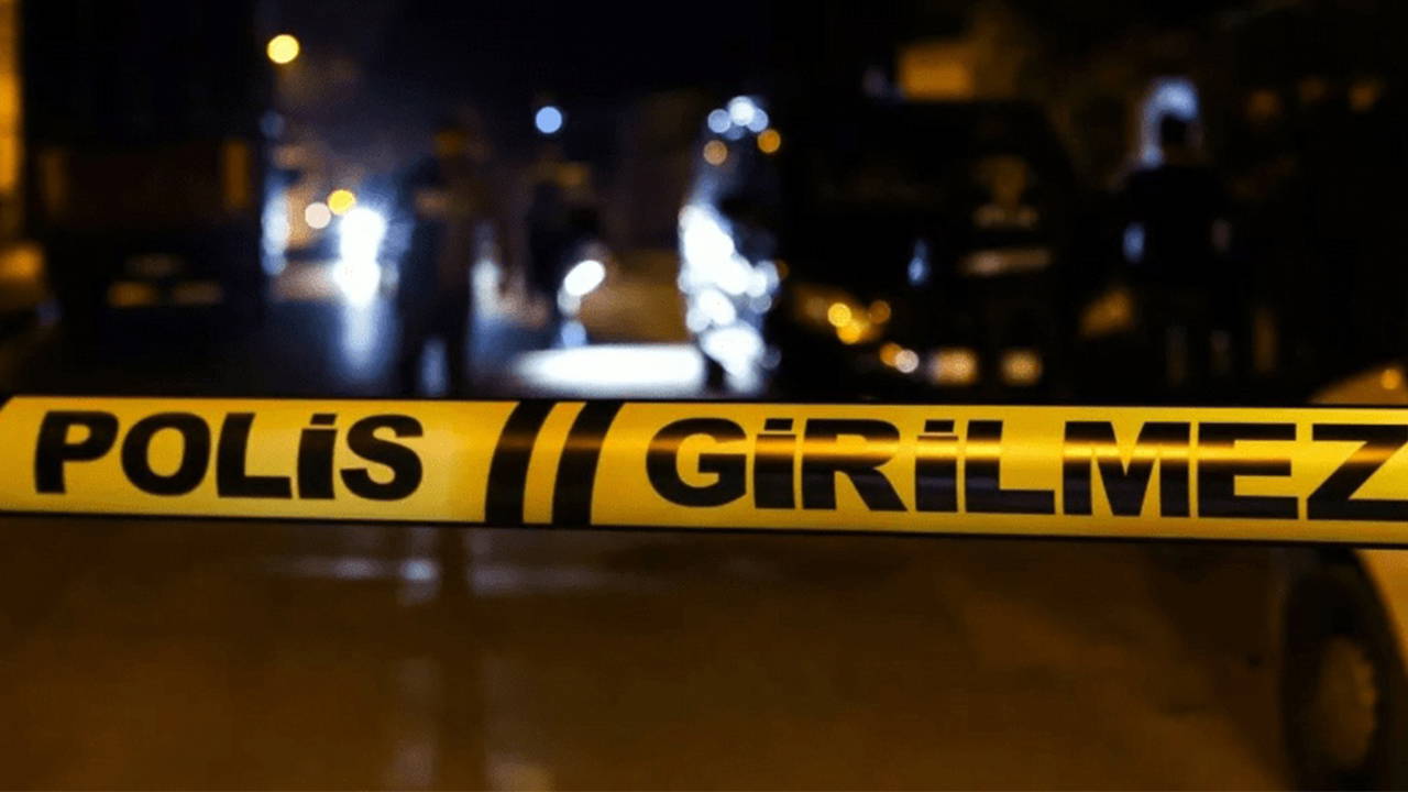 Odasında helyum gazı ve başında poşetle ölü bulundu