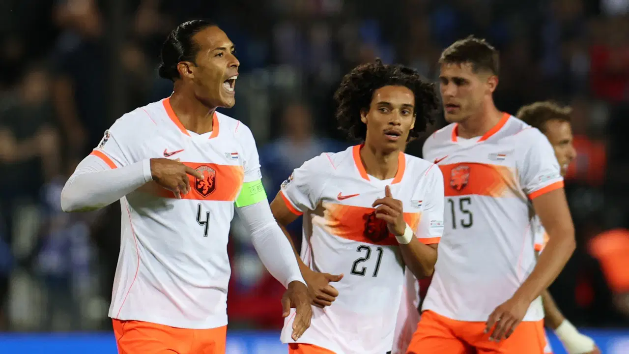 Hollanda, Yunanistan deplasmanında puanı son anda kurtardı!