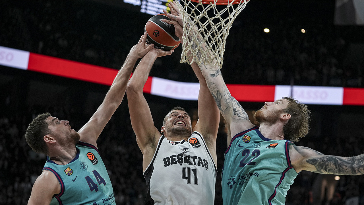 Beşiktaş sahasında Barcelona'ya kaybetti