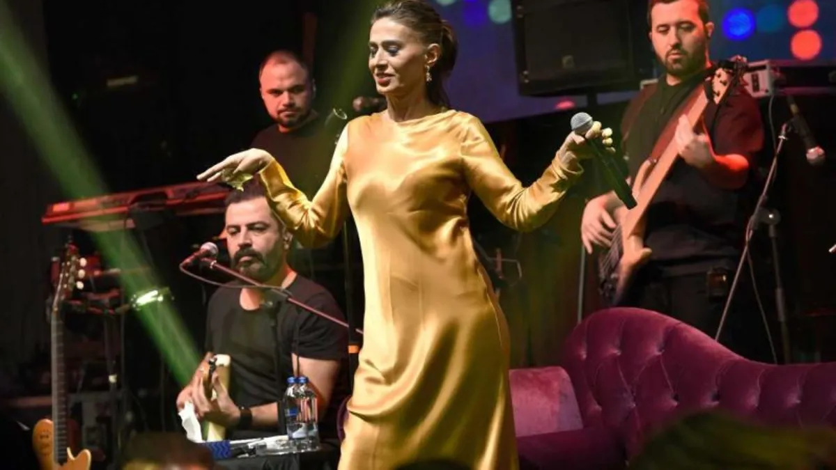 Yıldız Tilbe'yi çileden çıkaran görüntüler! "Bıktım artık, bana göndermeyin!"