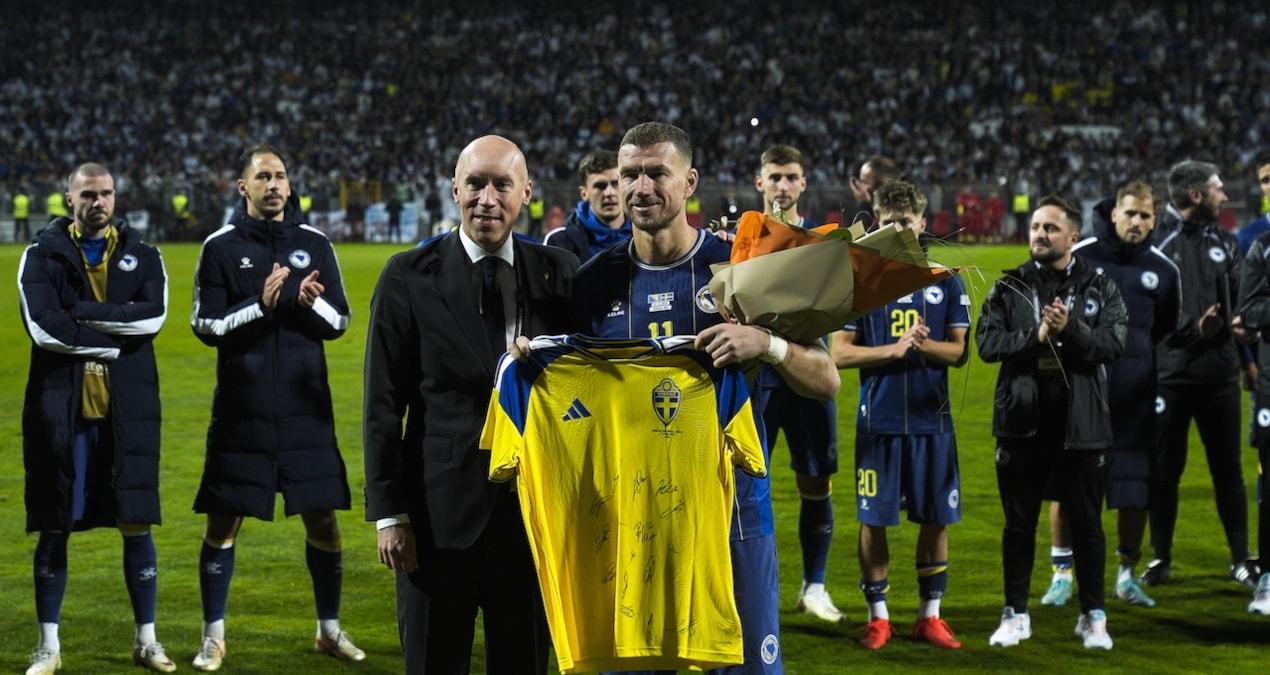 Dzeko'dan duygusal veda! Attığı gol iptal edildi