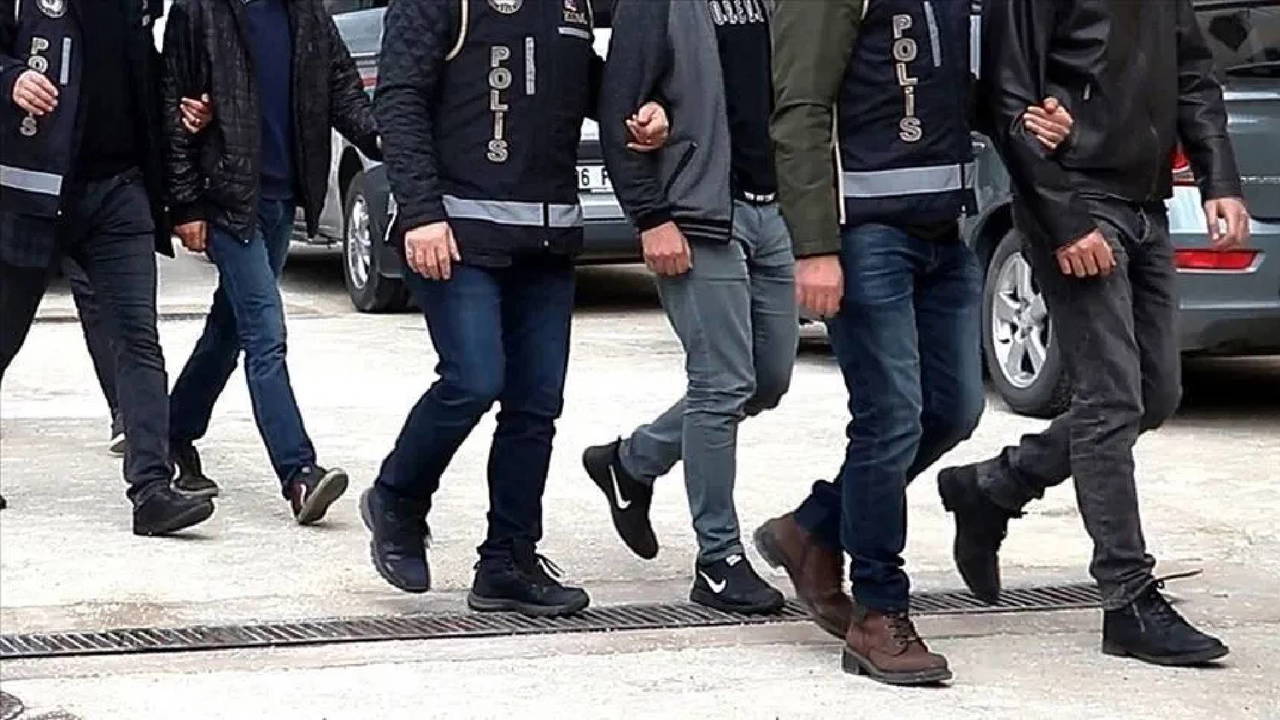 İstanbul'da dolandırıcılık yapan 4 şüpheli tutuklandı