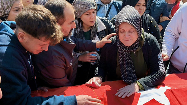 Soma Maden Ocağında Çöküş: İsa Olcay Gözyaşlarıyla Son Yolculuğa Uğurlandı