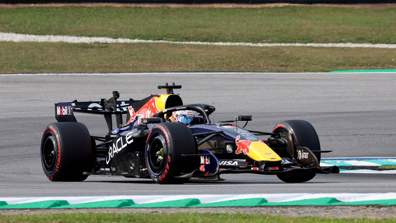 Max Verstappen, Bahreyn Grand Prix'de birinci sırayı alıyor