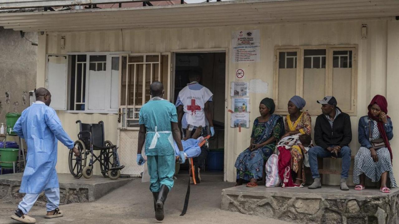 Ebola Ölüm Sayısı 4 Bilyonun Üzerine Çıkıyor