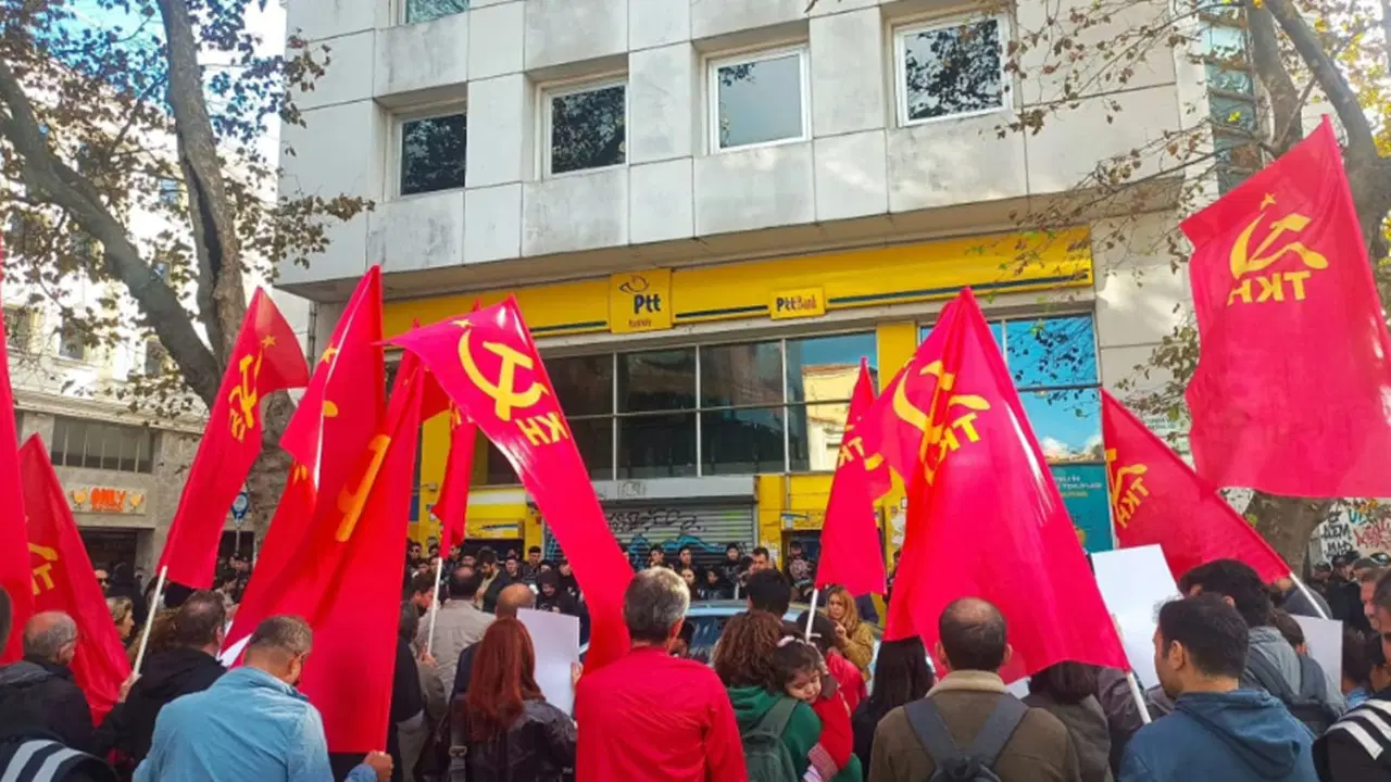 TKH, AKP’ye temizlik kargosu göndererek 'Fon' vurgununa ilginç protesto yaptı
