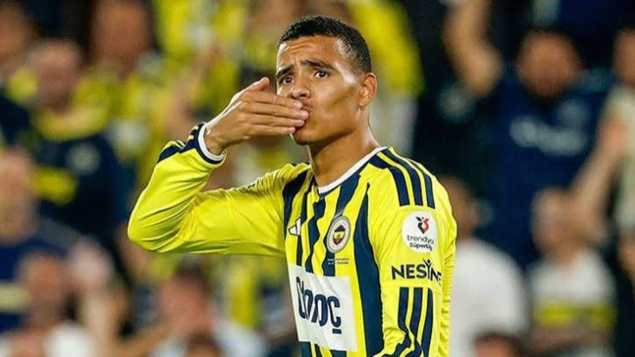 Greenwood kırmızı kart aldı, Fenerbahçe 11 kişiyle sahaya devam etti.