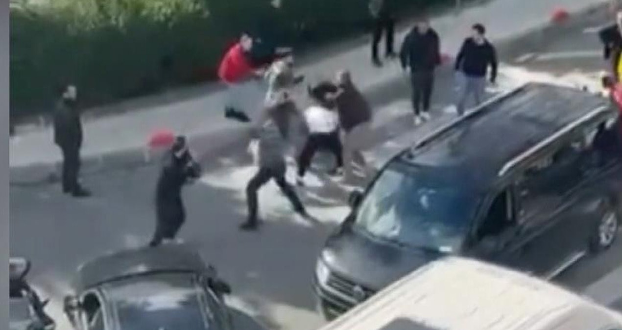 Yol verme tartışması, ortalıkta tam şiddetle savaşa dönüştü.