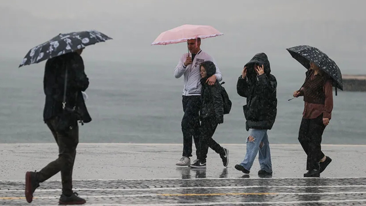 Meteoroloji saatli raporu yaydı: Gökyüzü aydınlanacak, yağmur şakır şakır yağacak.