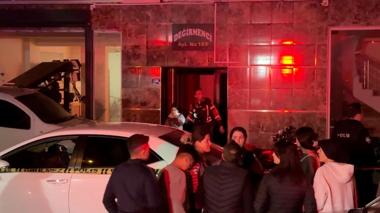 Gece yarısı 9 katlı binde yangın patladı: Alevler içinde mahsur kalanlar