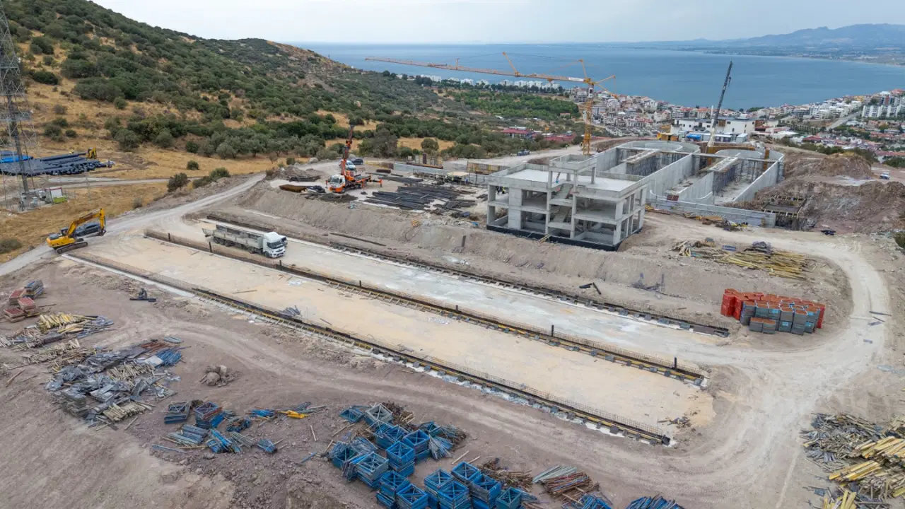 İzmir’in üçüncü önemli arıtma tesisi Dikili’de yükseliyor