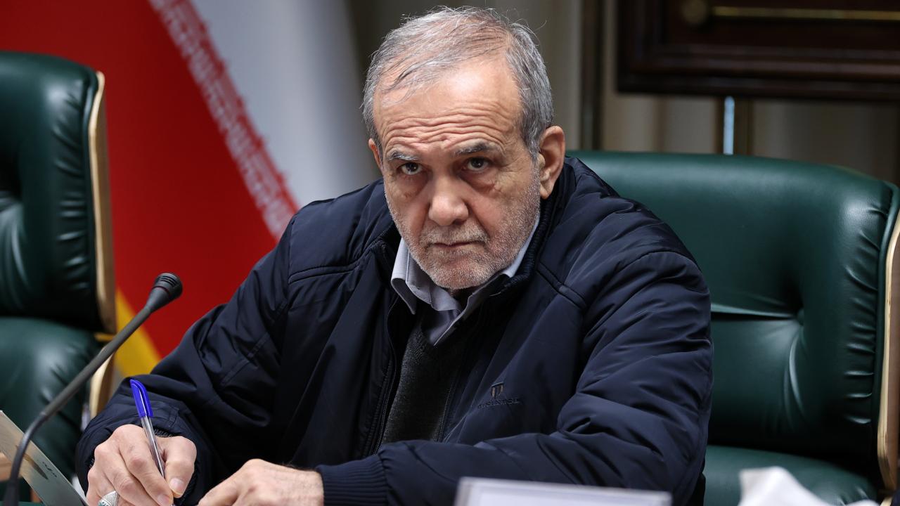 ABD ablukası İran ekonomisini sıkıştırdı: Pezeşkiyan’dan son tedbir sinyali