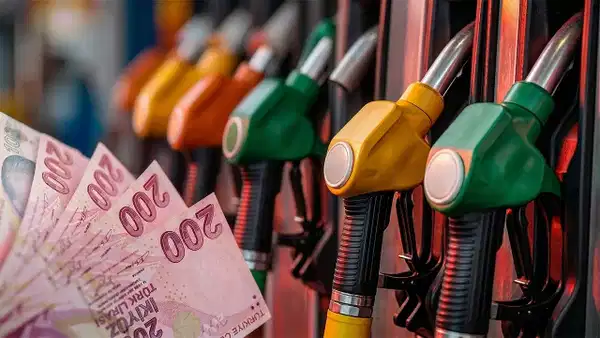 Motorin fiyatlarına indirim yolda: Tabelalar bu gece değişecek