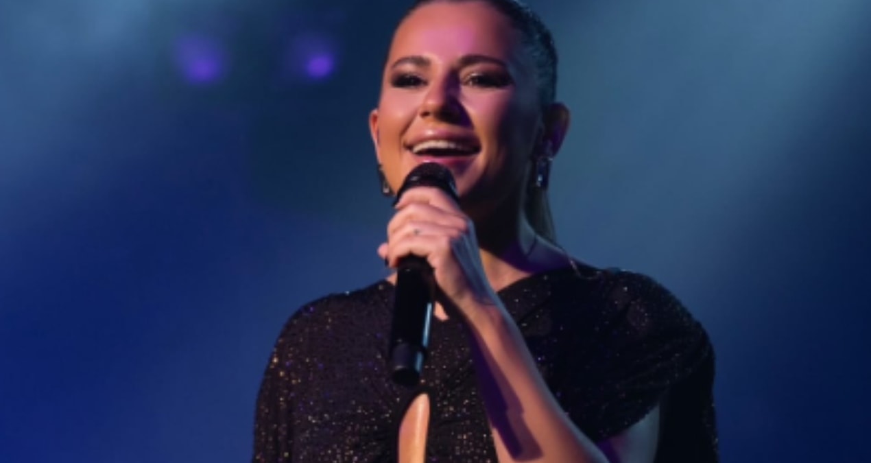 Merve Özbey sahneden düştü: Sağlık durumuyla ilgili açıklama geldi