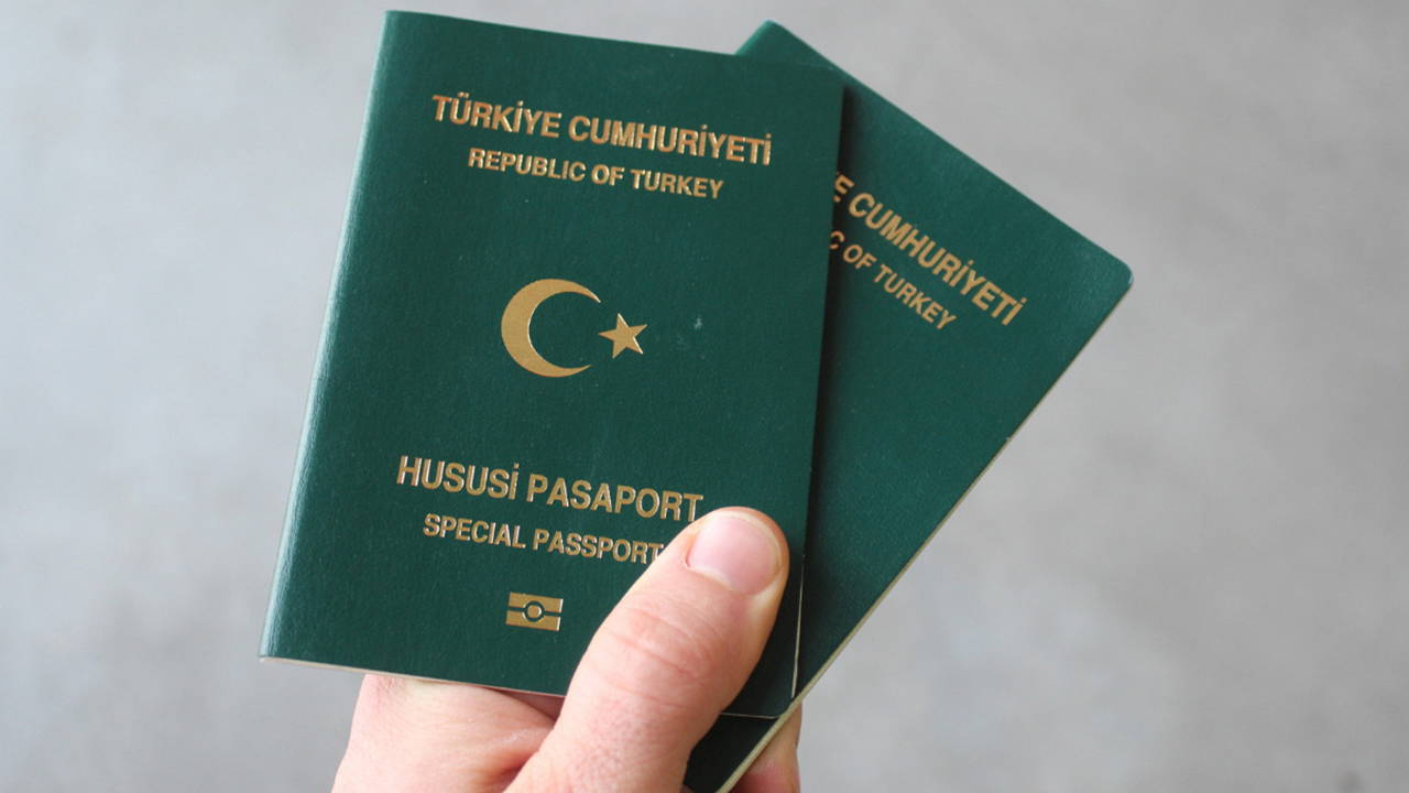 Yeşil pasaport için son teklif: 6 meslek grubuna daha vizesiz seyahat yolu