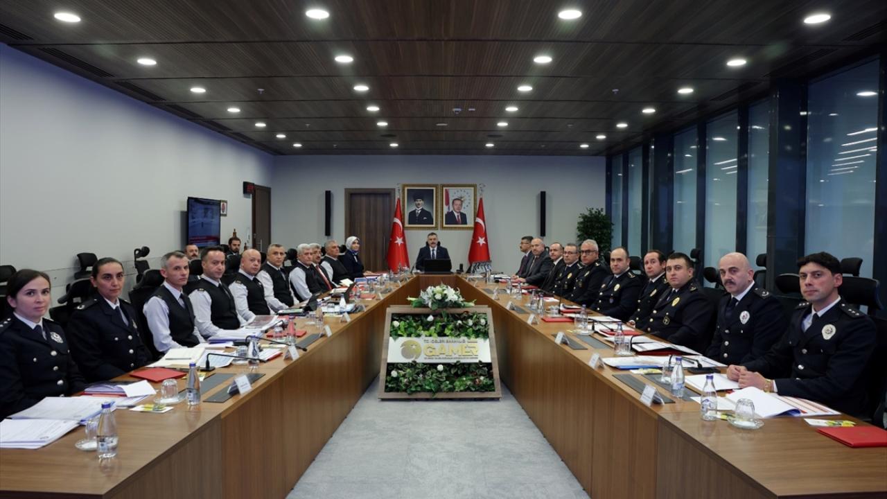 İçişleri Bakanı Çiftçi başkanlığında asayiş konulu güvenlik toplantısı gerçekleştirildi