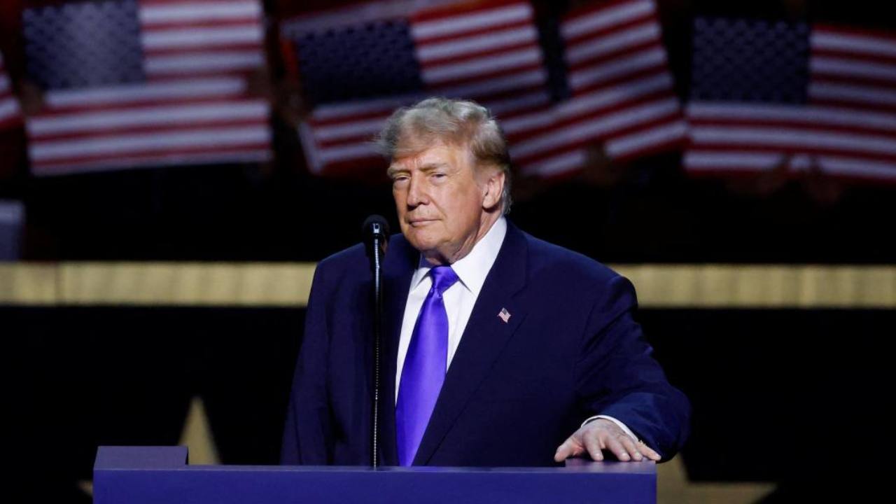 Trump, İngiltere'deki bombardıman uçaklarını geri çektiklerini kaydetti: 'İran tehdidi' ayrıntısı