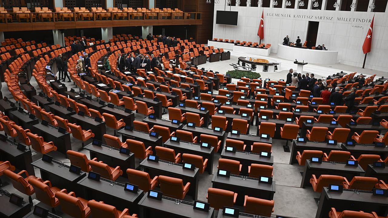 Fon skandalının siyasi ayağının araştırılması için kanun teklifi verilecek