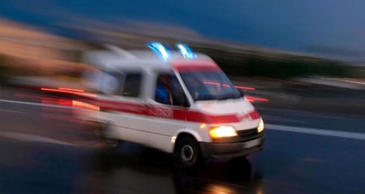 Elektrik akımına kapılan 2 kişiden 1'i öldü