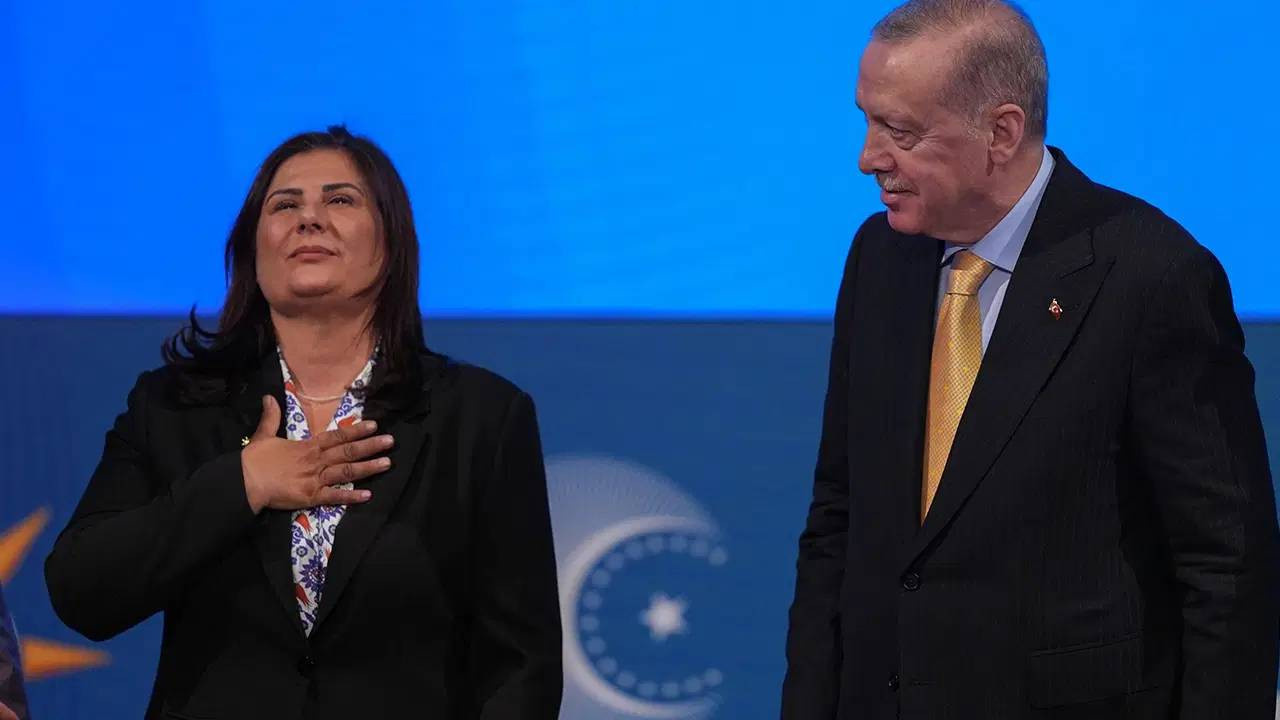 Özlem Çerçioğlu AKP'ye 12 puan kaybettirdi