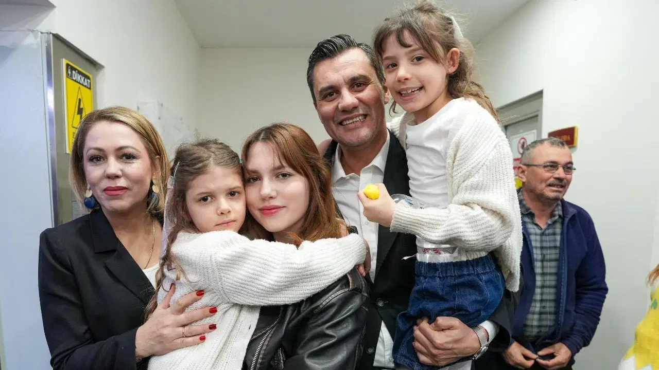 Ferdi Zeyrek anısına kurulan vakıf, çocukların geleceğine umut oluyor