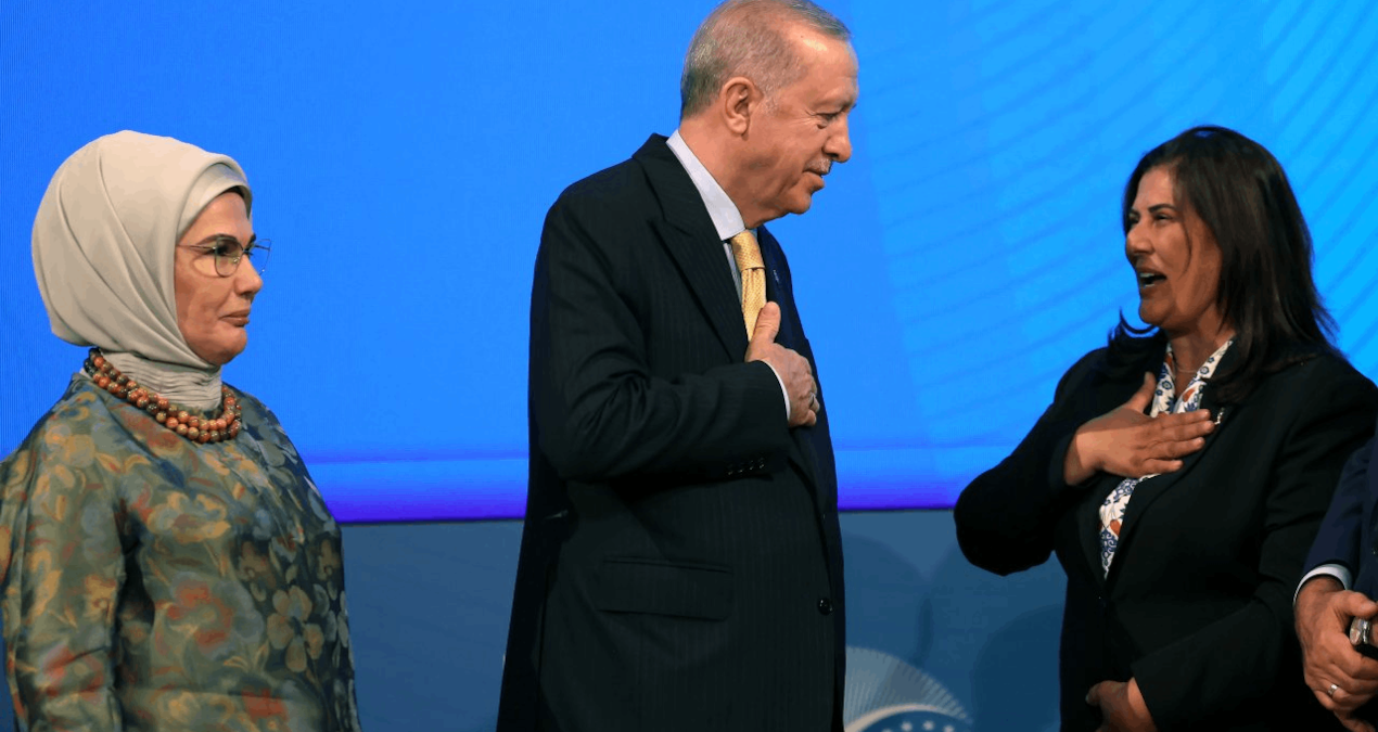 Özlem Çerçioğlu AKP'ye zarar yazdı